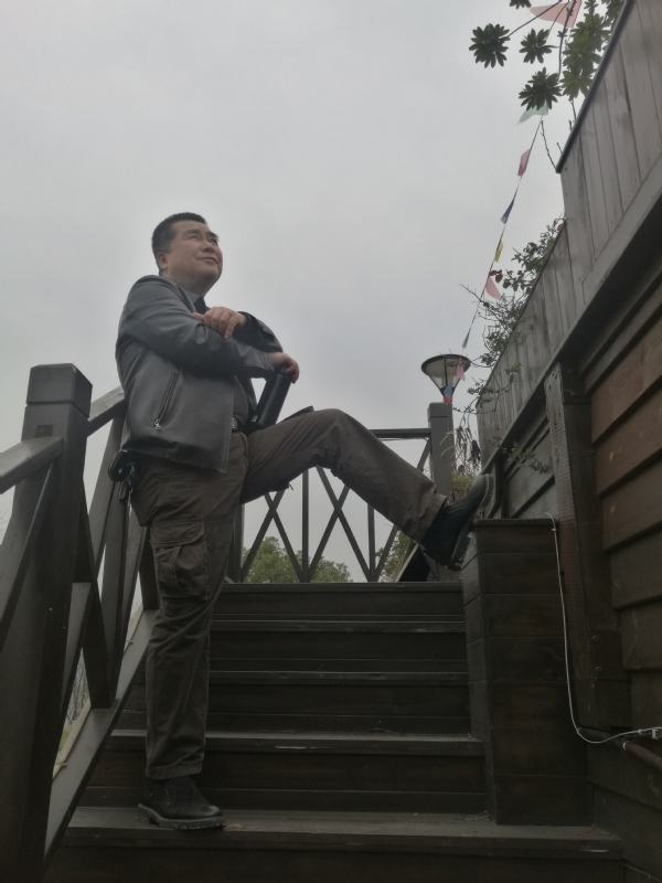 孤单背影的第一张照片--德化相亲网