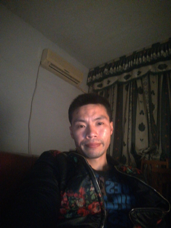 性情男儿的第一张照片--德化相亲网