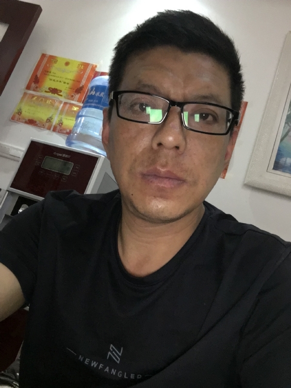 牵手的第三张照片--德化相亲网