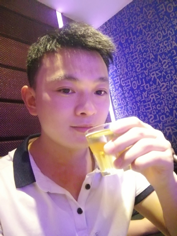 幸福的拥抱的第一张照片--德化相亲网