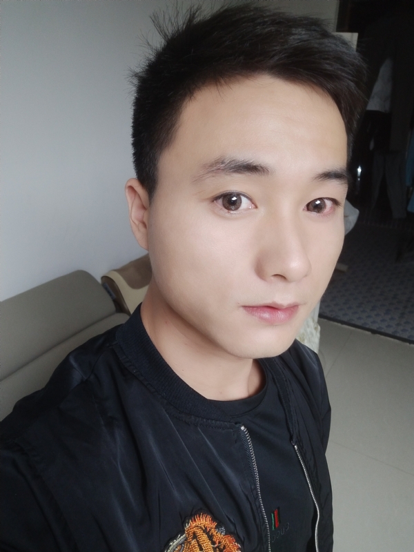 何凡的第三张照片--德化相亲网
