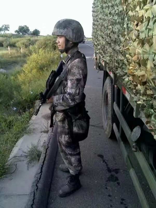 搬砖中的第一张照片--德化相亲网